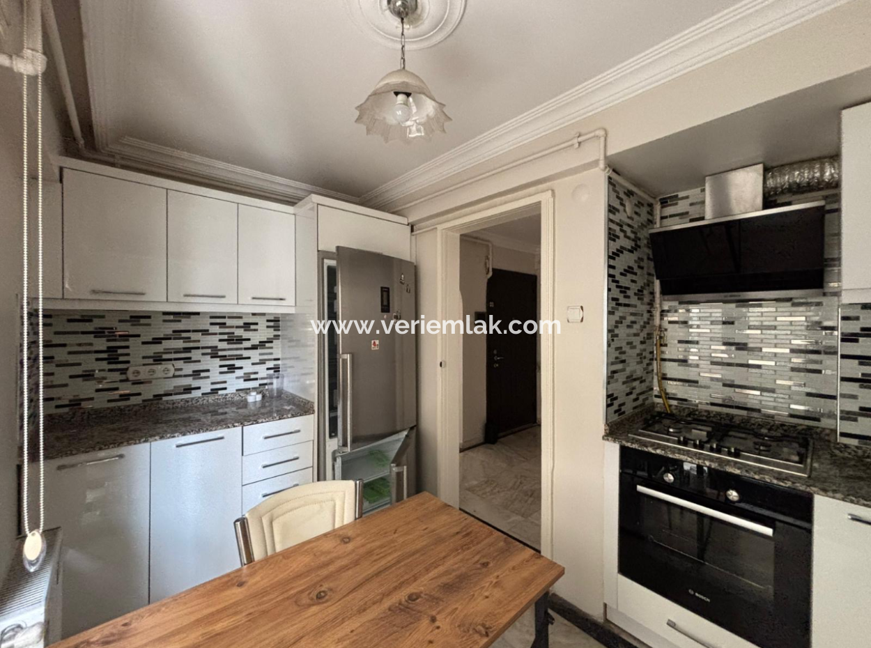 Alsancak Şair Eşreft’te 3.Kat 130M2 Masrafsız Eşyalı Kiralık Daire