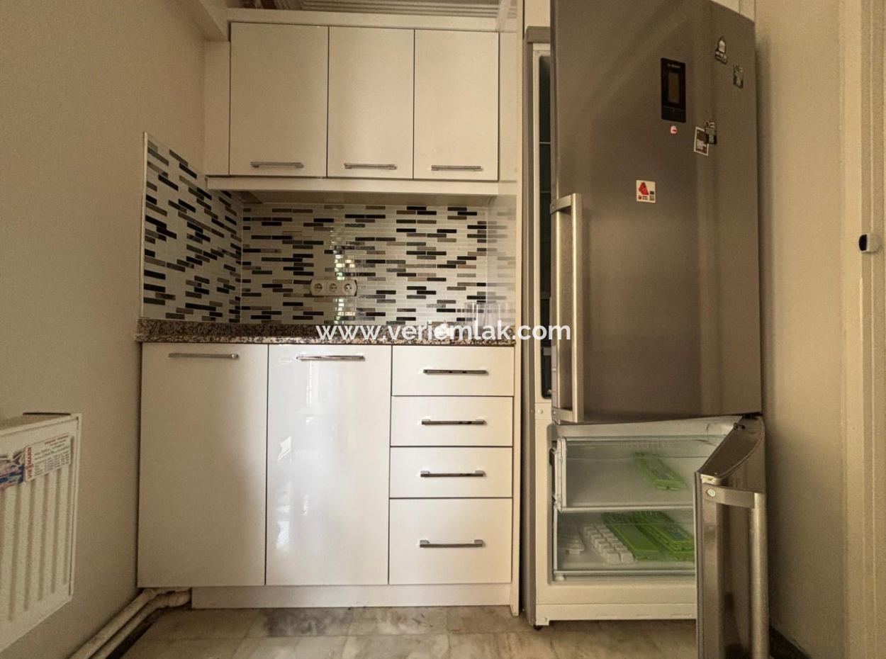 Alsancak Şair Eşreft’te 3.Kat 130M2 Masrafsız Eşyalı Kiralık Daire