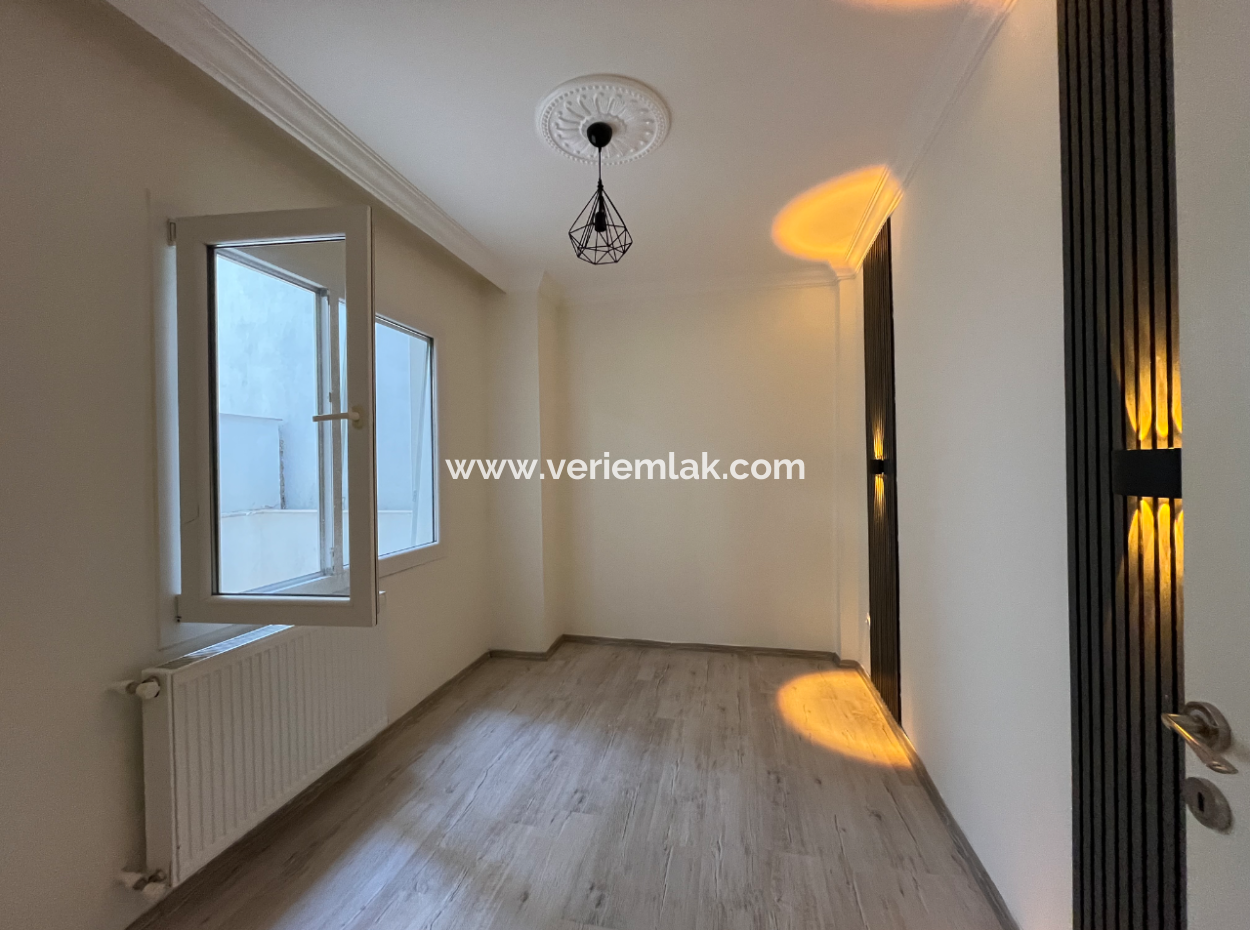 Seferihisar Kent Merkezinde Teraslı Satılık Daire