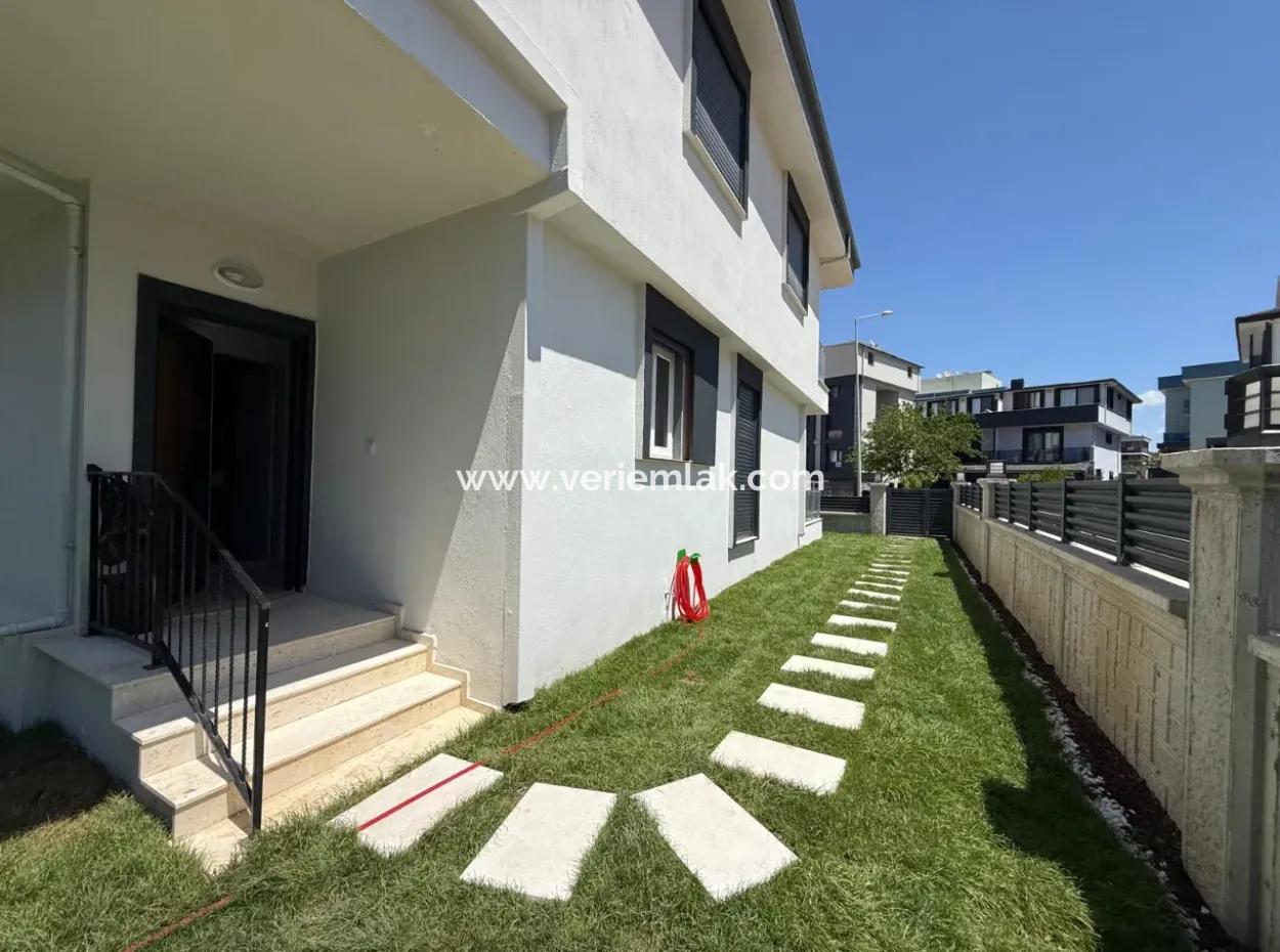 Seferihisar Camikebir’de Modern Ve Konforlu Villa