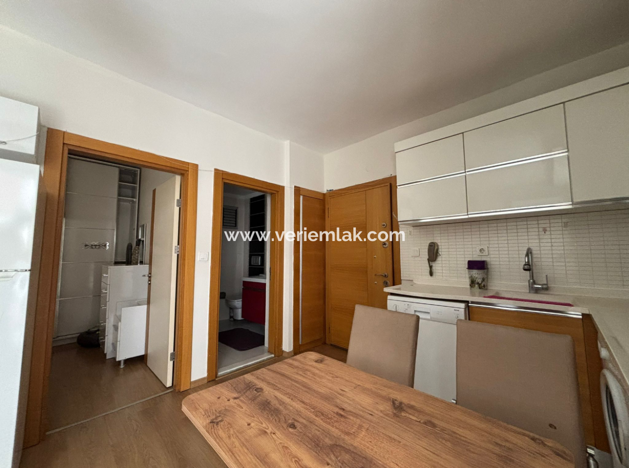 Bornova Myvia’da Havuzlu 7/24 Güvenlikli 1+1 Kiralık Eşyalı Daire!