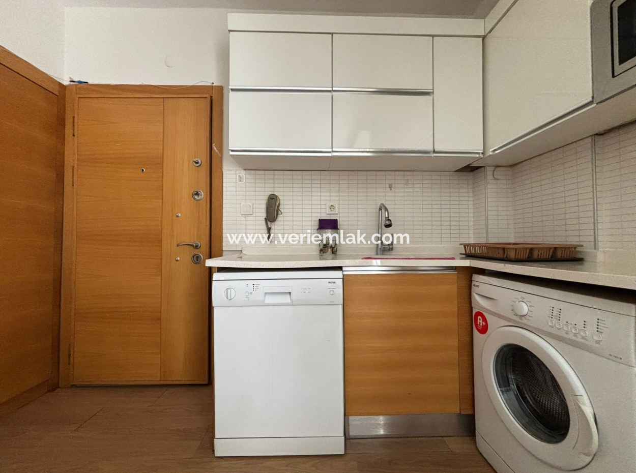 Bornova Myvia’da Havuzlu 7/24 Güvenlikli 1+1 Kiralık Eşyalı Daire!