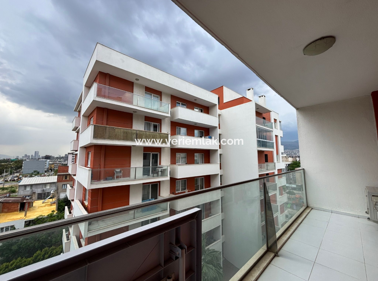 Bornova Myvia’da Havuzlu 7/24 Güvenlikli 1+1 Kiralık Eşyalı Daire!