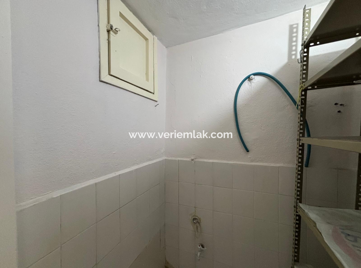 Alsancak  Kahramanlar  Akıncılar Caddesi Üzerinde 1.Kat Kombili Kiralık Daire!