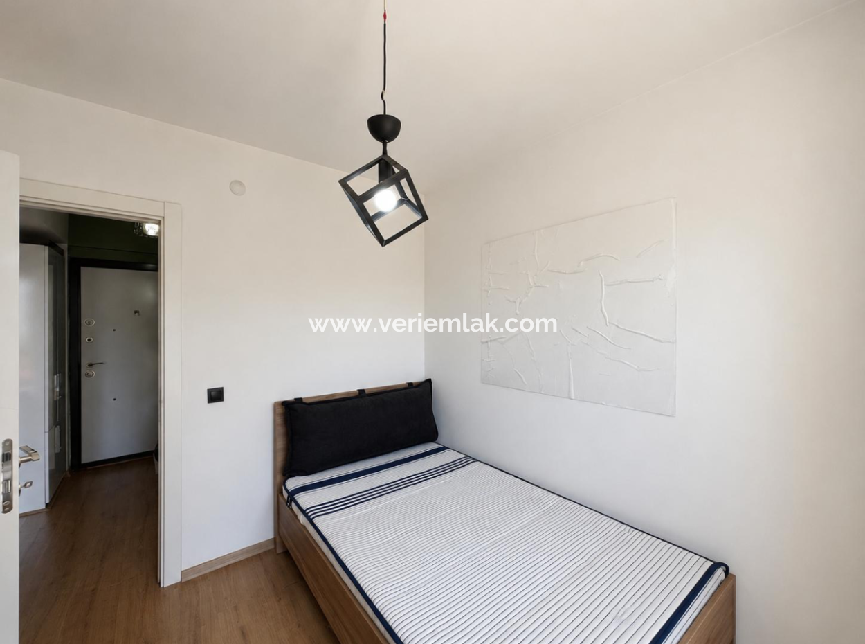 Alsancak  Kahramanlar  Akıncılar Caddesi Üzerinde 1.Kat Kombili Kiralık Daire!