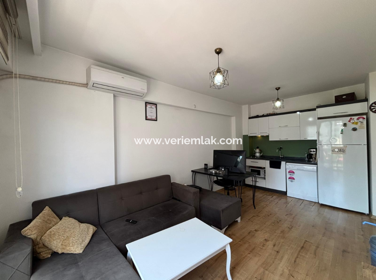 Buca Vita Loft’ta Havuz Manzaralı 2+1 2.Kat Eşyalı Kiralık Daire!