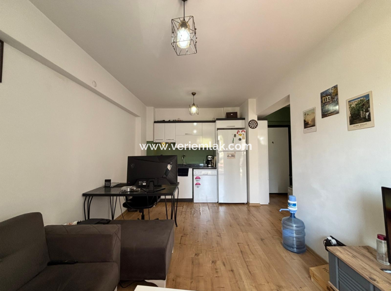 Buca Vita Loft’ta Havuz Manzaralı 2+1 2.Kat Eşyalı Kiralık Daire!