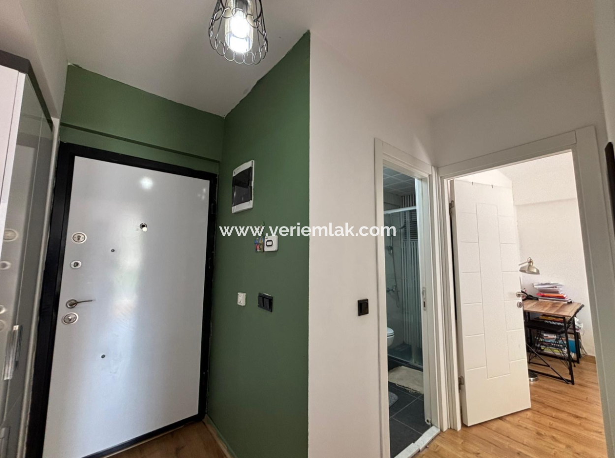 Buca Vita Loft’ta Havuz Manzaralı 2+1 2.Kat Eşyalı Kiralık Daire!