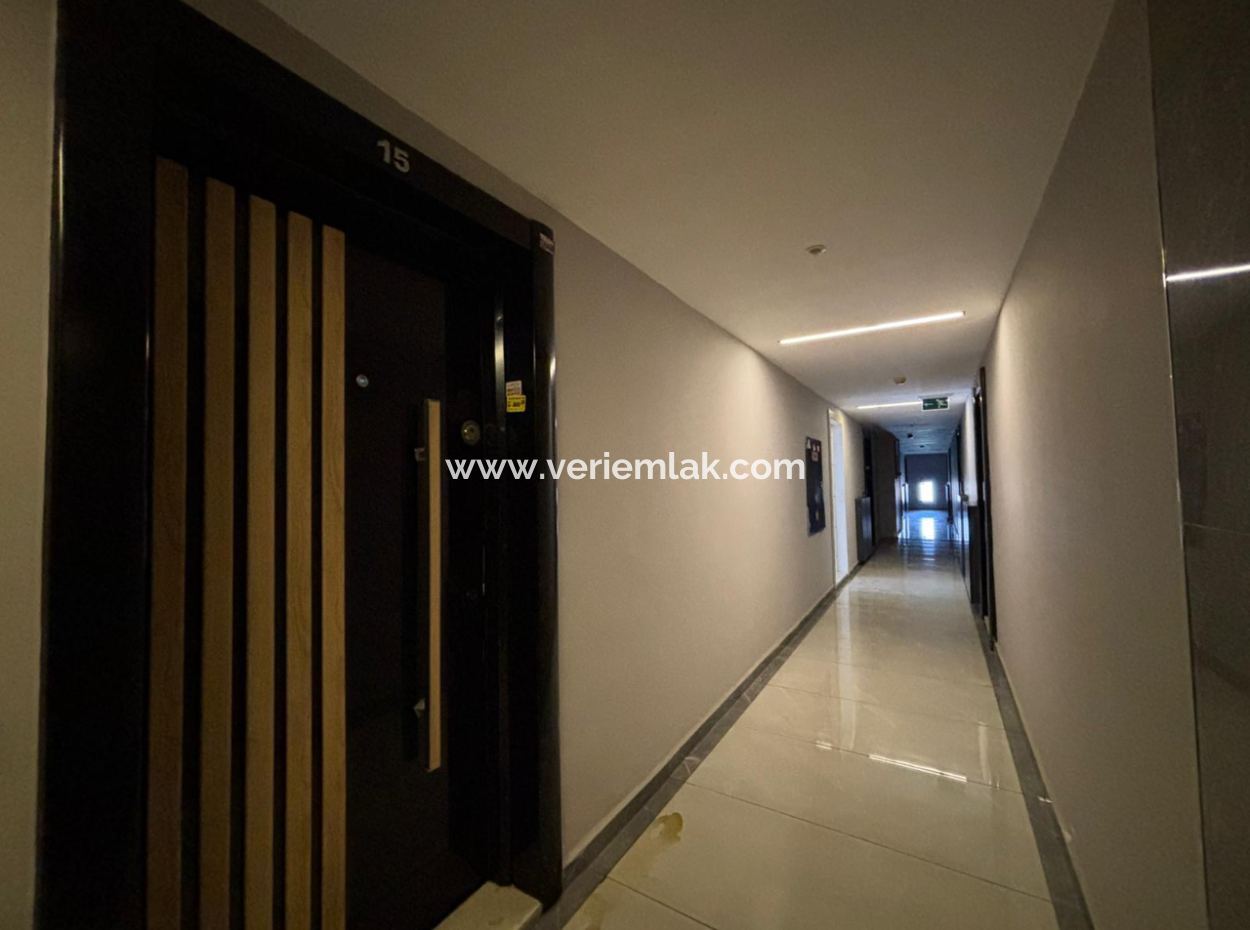 Buca Vita Loft’ta Havuz Manzaralı 2+1 2.Kat Eşyalı Kiralık Daire!