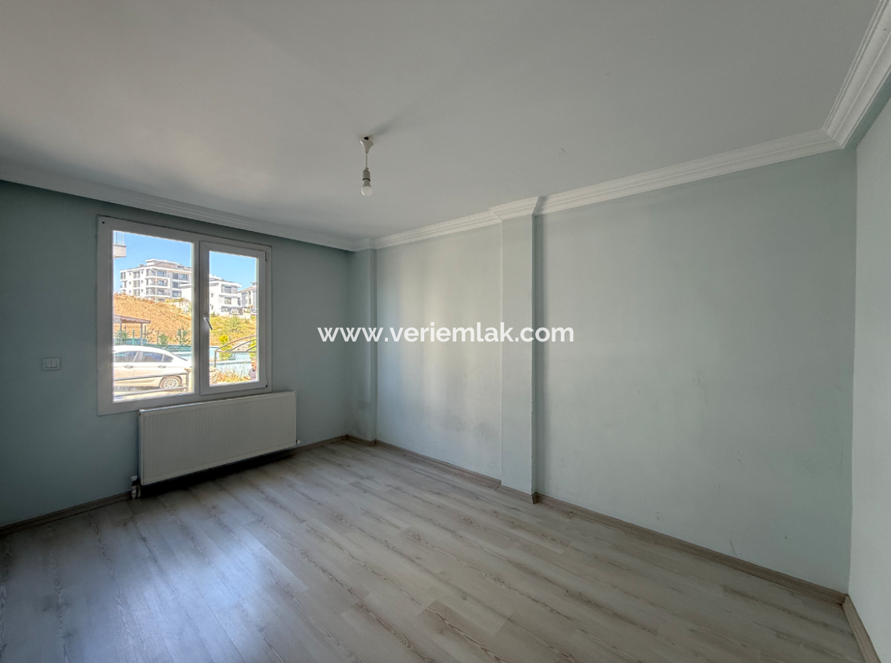 Seferihisar Çolak İbrahimbey' De 2+1 Ferah Ve Kullanışlı Kiralık Daire