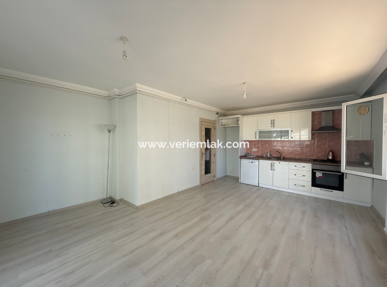 Seferihisar Çolak İbrahimbey' De 2+1 Ferah Ve Kullanışlı Kiralık Daire