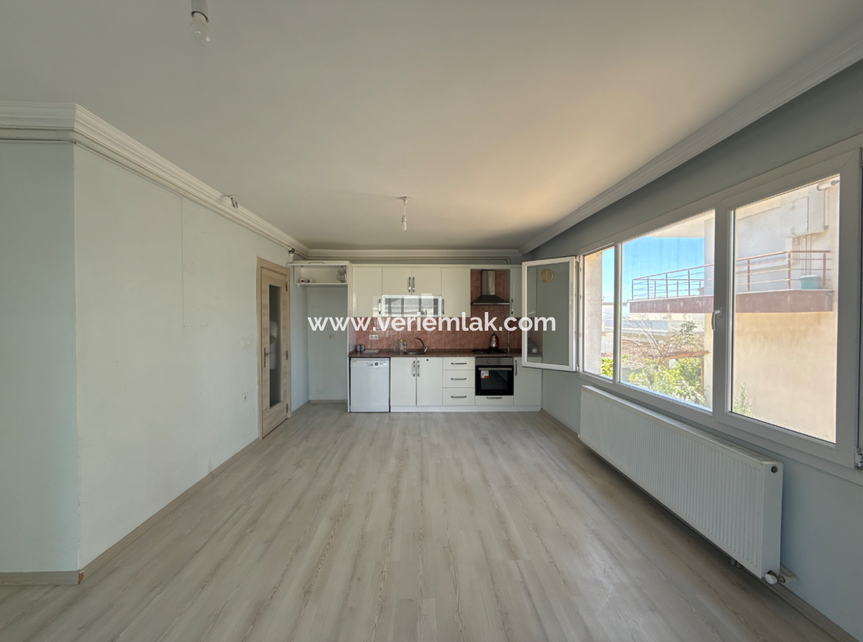 Seferihisar Çolak İbrahimbey' De 2+1 Ferah Ve Kullanışlı Kiralık Daire