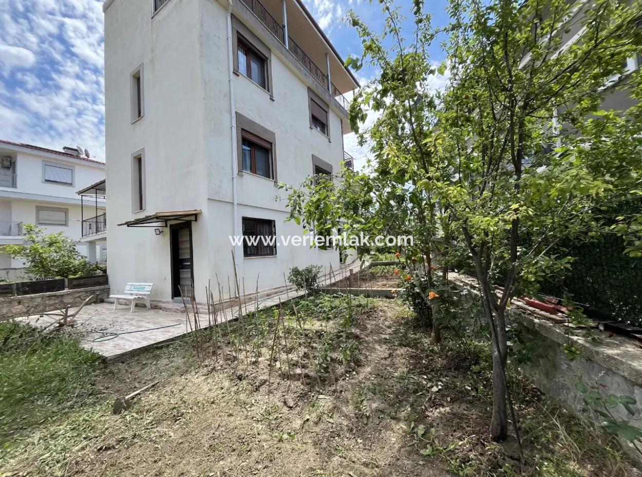 Seferihisar Akarca’da Denize Yakın, Müstakil Tadında Geniş Ve Keyifli Yaşam Alanı Sunan Villa