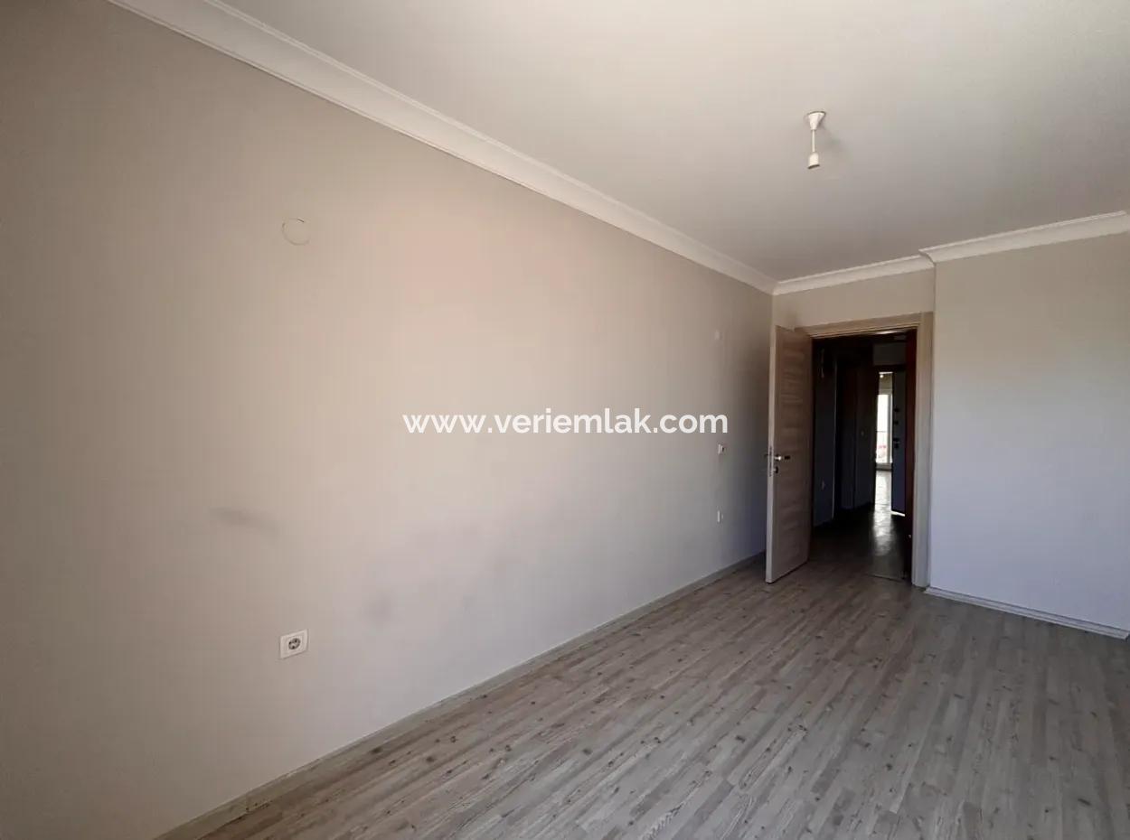 Çolakibrahimbey Mahallesi'nde Teraslı Ve Balkonlu Geniş 2+1 Satılık Daire