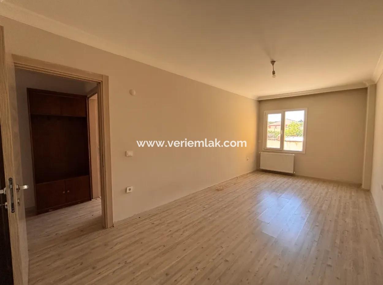 Çolakibrahimbey Mahallesi'nde Teraslı Ve Balkonlu Geniş 2+1 Satılık Daire