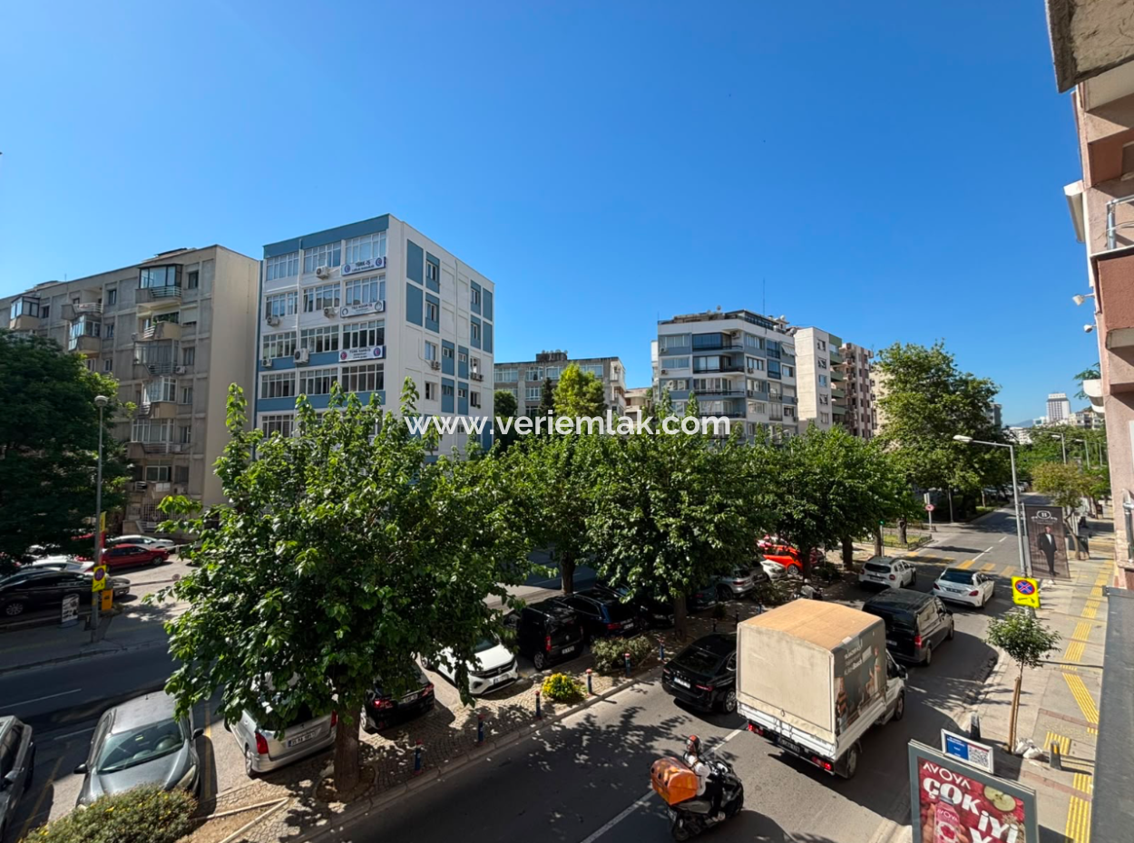 Alsancak Şair Eşref’te 1.Kat 3+1 Otoparklı Kiralık Mua/Ofis