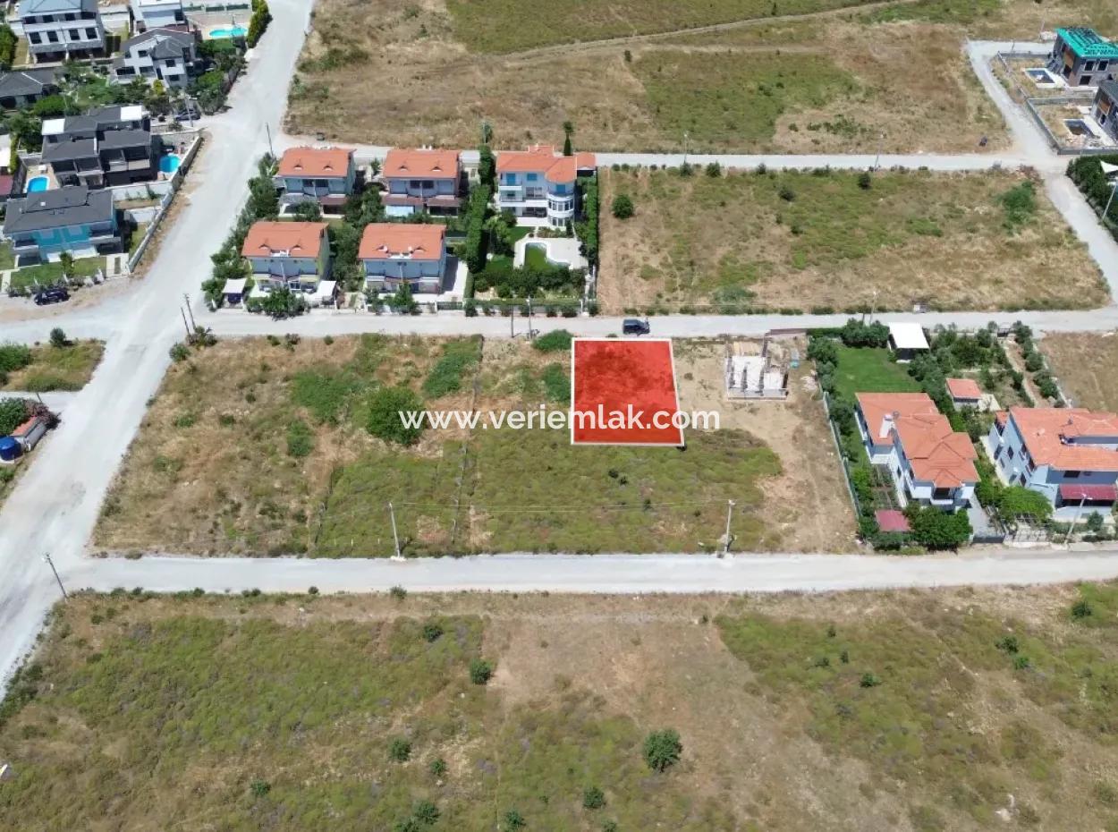 Denize Yakın Konumda 310 M² Villa İmarlı Arsa