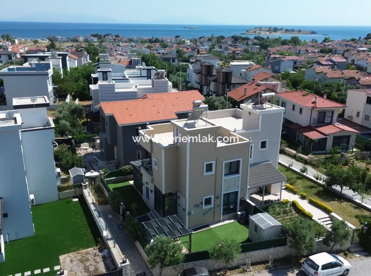 Seferihisar Akarca’da Konforlu Ve Keyifli Yaşam Alanı Sunan Villa