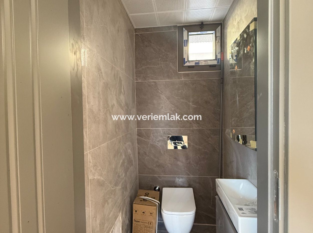 Seferihisar Camikebir Mahallesi'nde 4+1 Triplex Villa