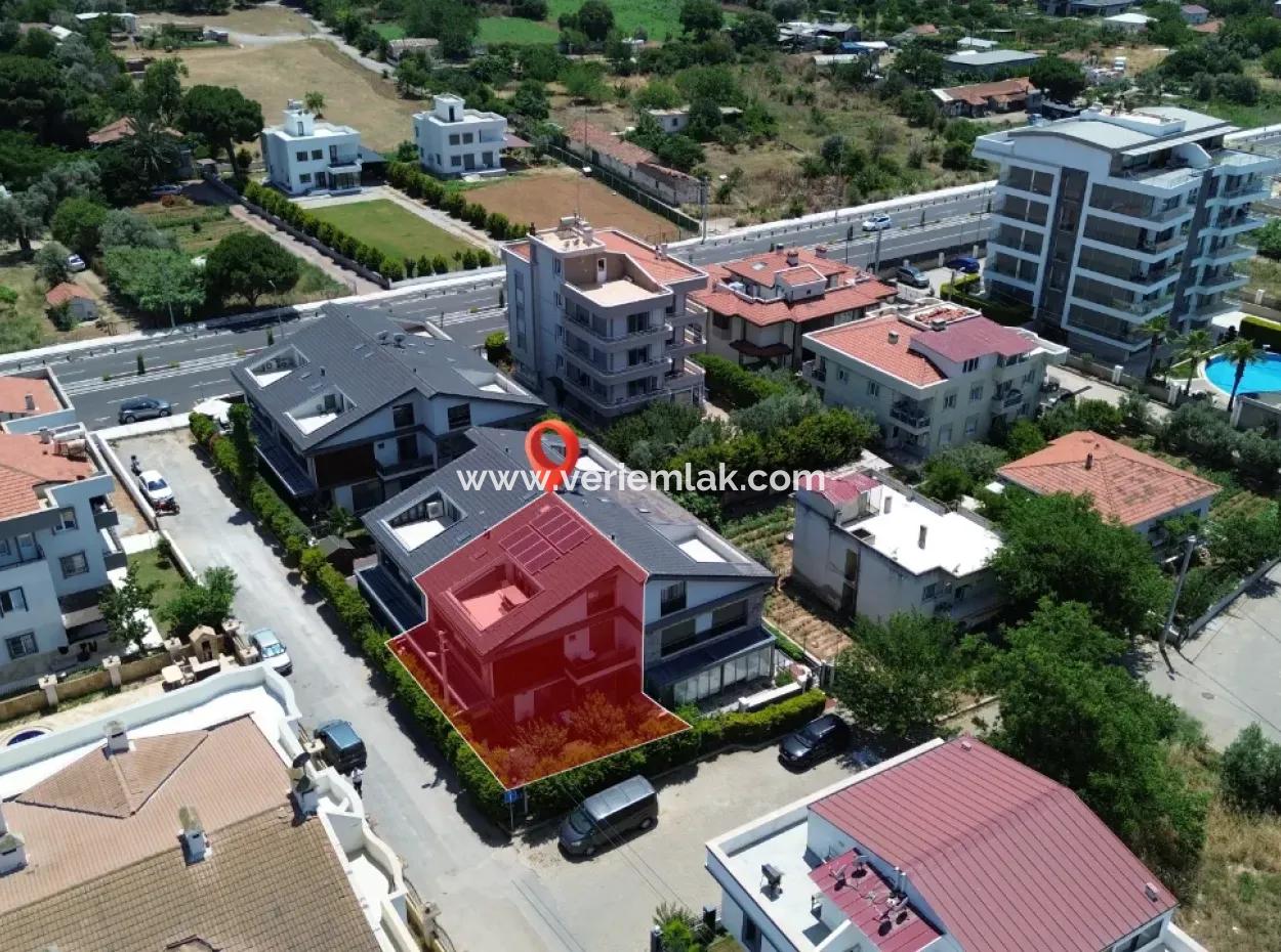 Saygın Stil Yalı'da Köşe Konumlu, Teraslı Ve Kış Bahçeli Özel Villa