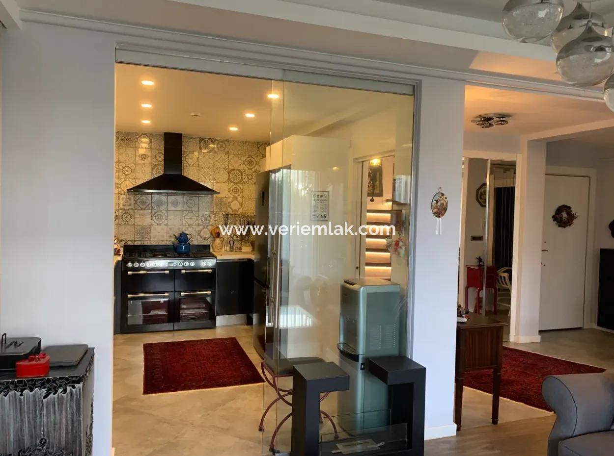 Saygın Stil Yalı'da Köşe Konumlu, Teraslı Ve Kış Bahçeli Özel Villa