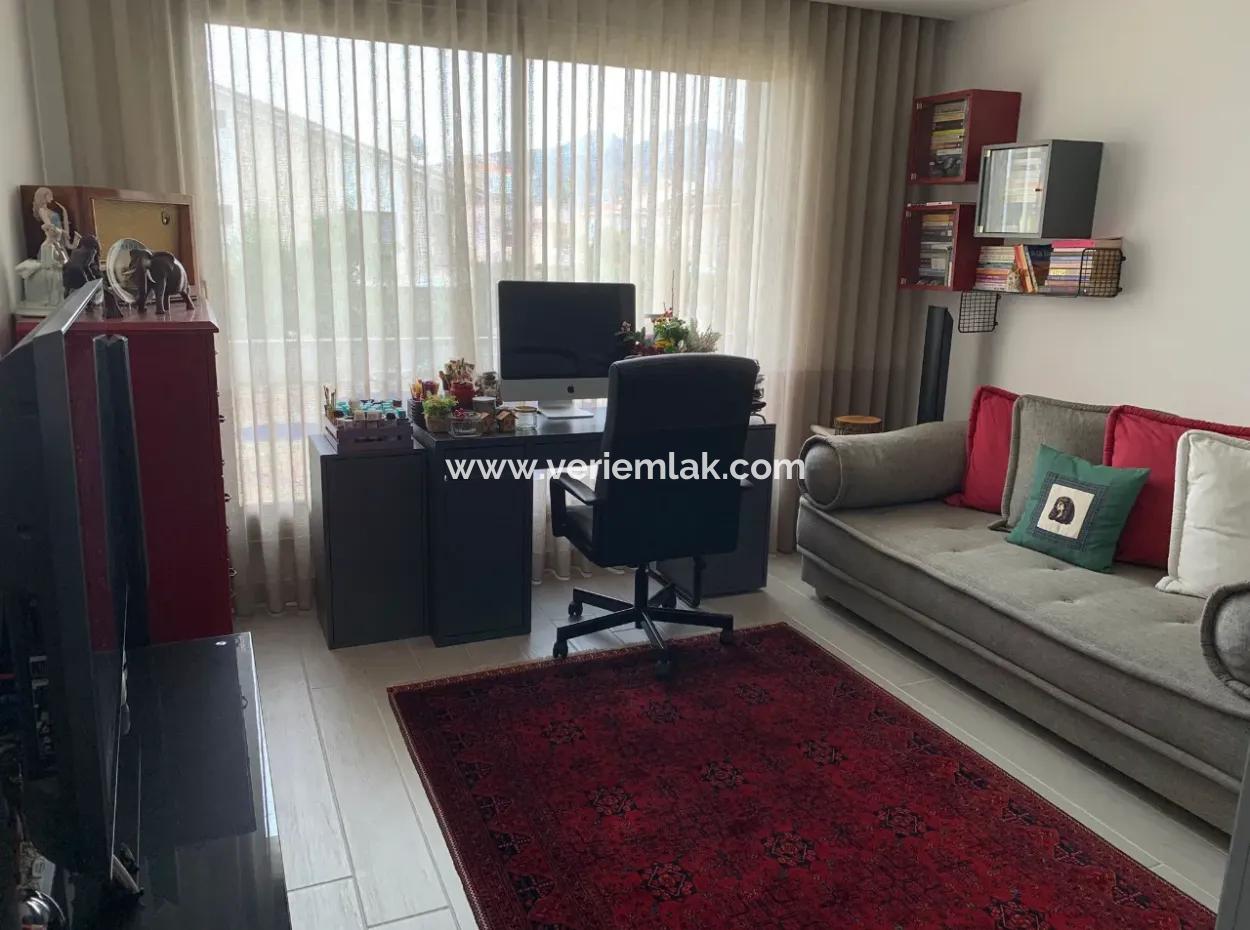 Saygın Stil Yalı'da Köşe Konumlu, Teraslı Ve Kış Bahçeli Özel Villa