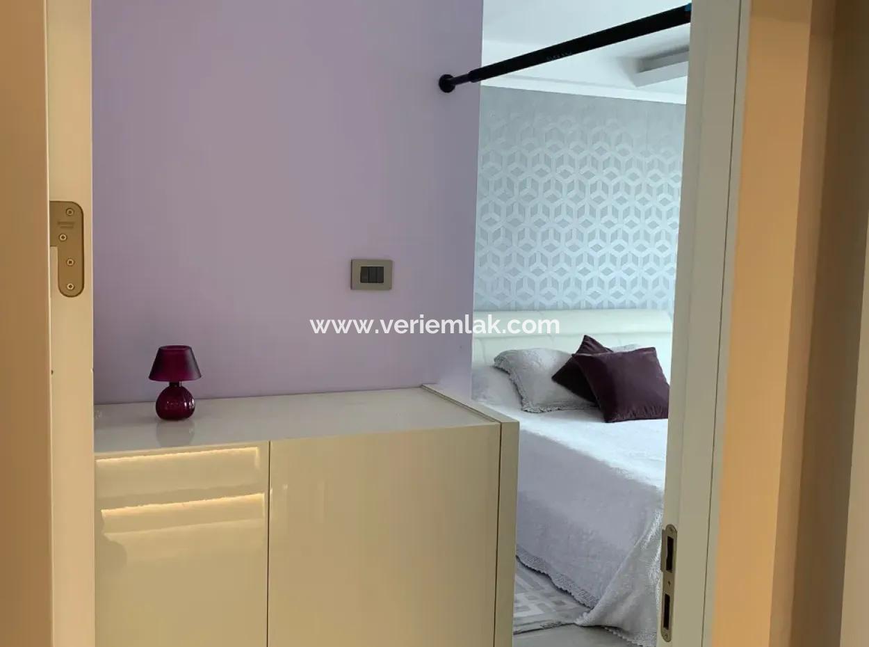 Saygın Stil Yalı'da Köşe Konumlu, Teraslı Ve Kış Bahçeli Özel Villa