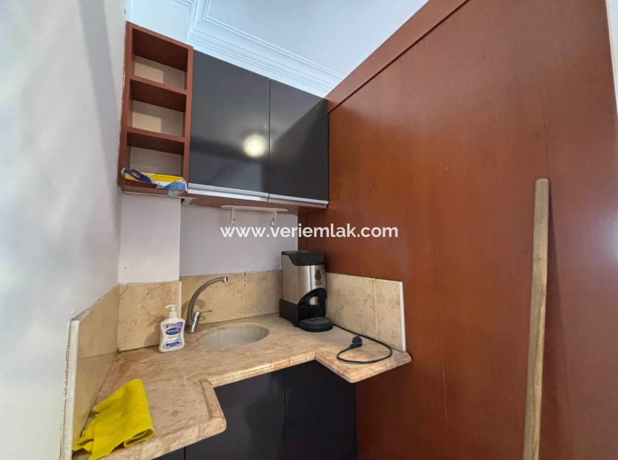 Alsancak Liman Ve Gar Yakını 30M2 Kiralık Ofis/Iş Yeri