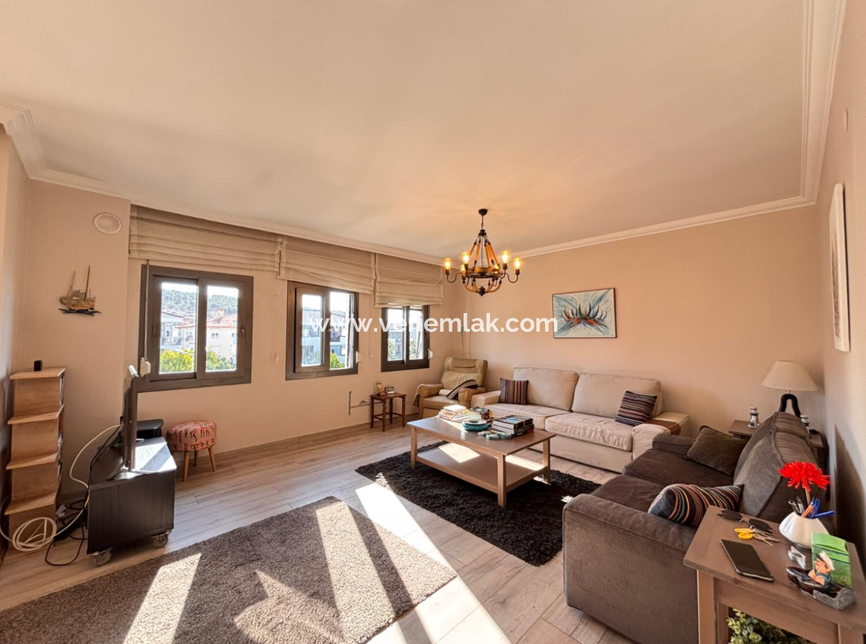 Çeşme Musalla Mahallesi’nde Kiralık Full Eşyalı Daire