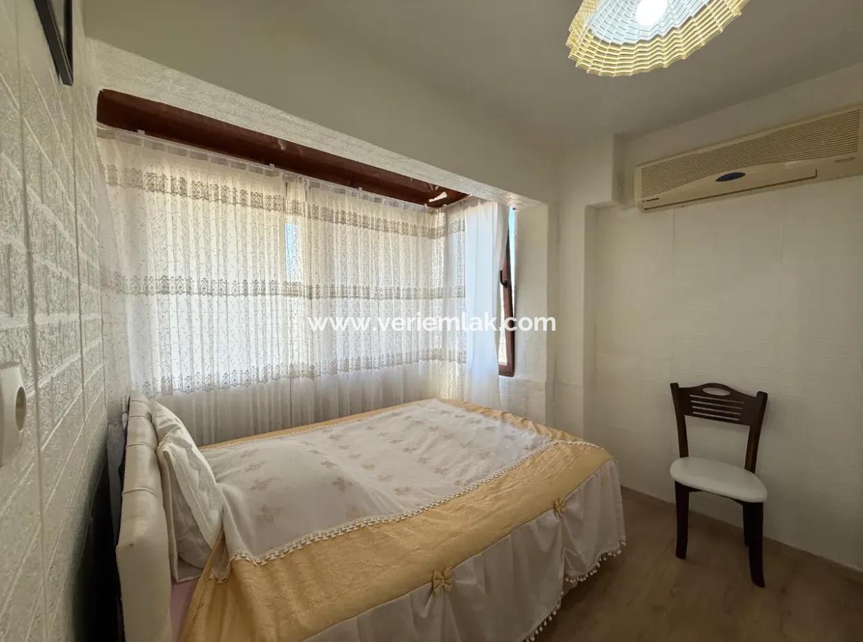 Akarca Plajı'na Yürüme Mesafesinde, 3 Taraflı Bahçeli Satılık Yazlık Villa