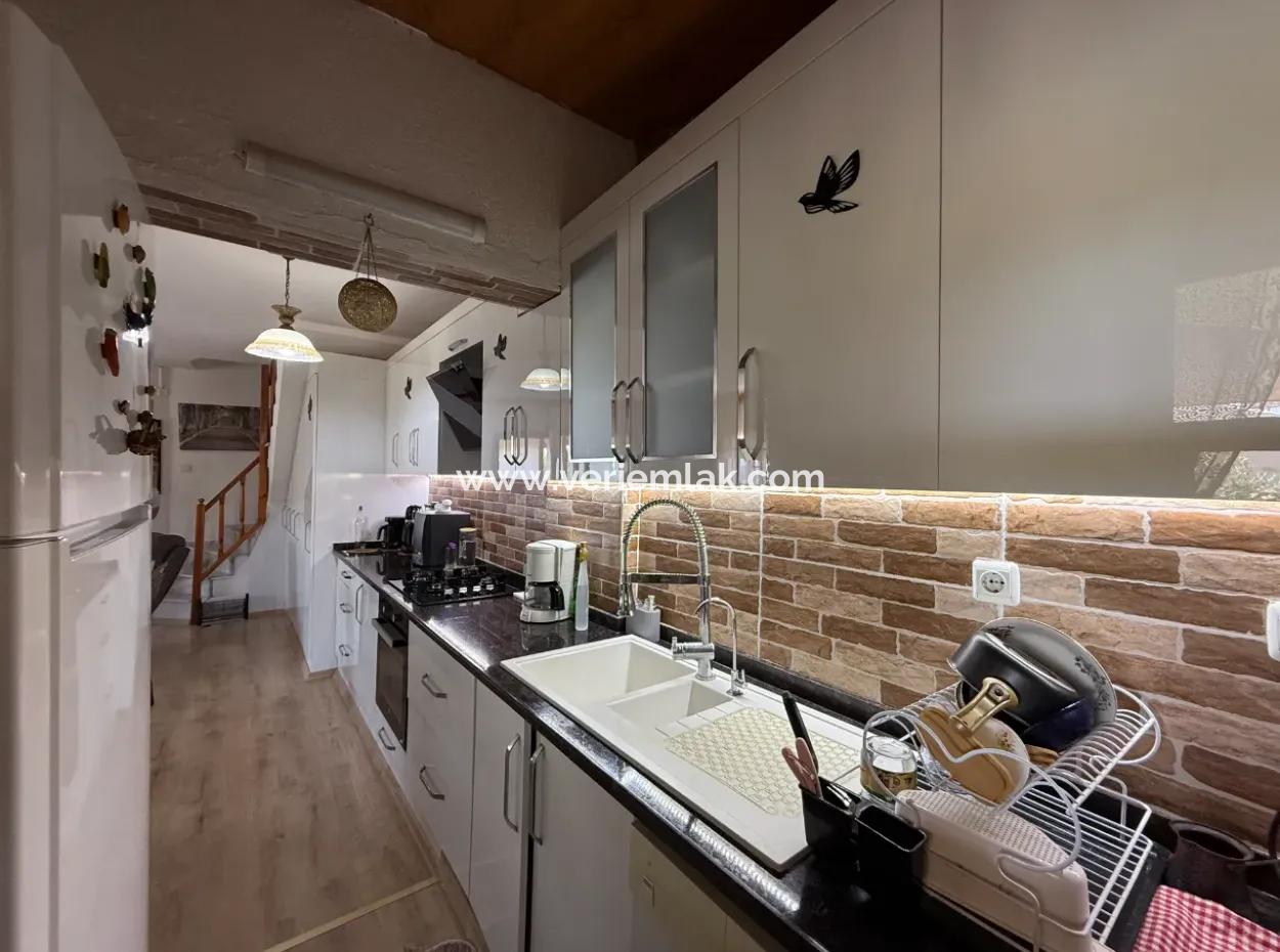 Akarca Plajı'na Yürüme Mesafesinde, 3 Taraflı Bahçeli Satılık Yazlık Villa