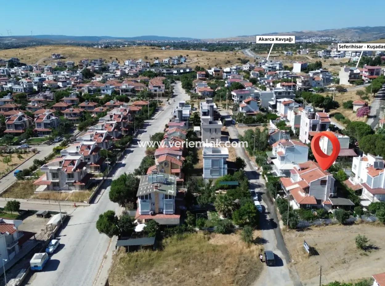 Akarca Plajı'na Yürüme Mesafesinde, 3 Taraflı Bahçeli Satılık Yazlık Villa