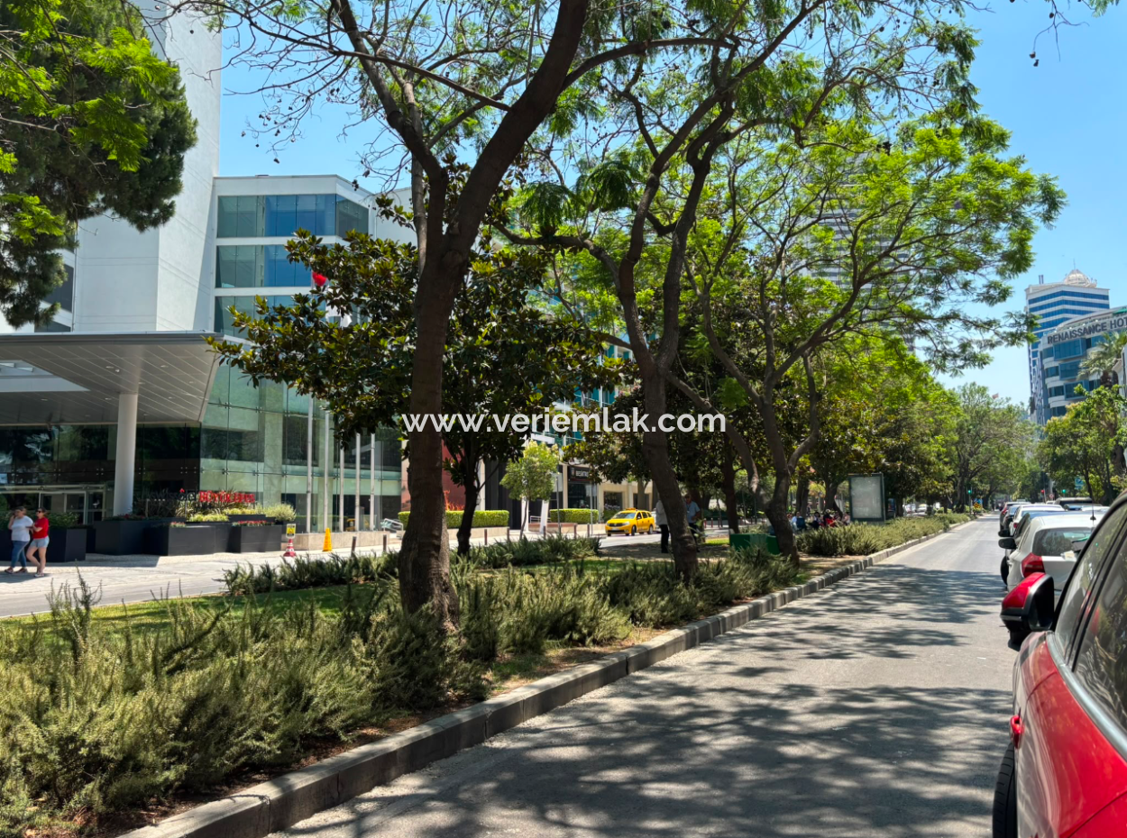 Alsancakswiss Otel Karşısında70M2 Net Wc’li Kiralık Masrafsız Dükkan