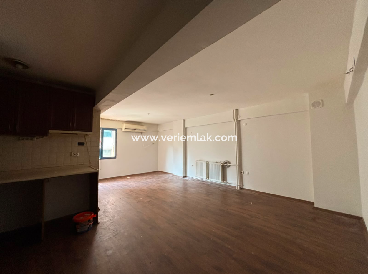 Alsancak Dünya Göz Hastanesi Yakını 2.Kat 1+1 50M2 Asansörlü Kiralık Daire