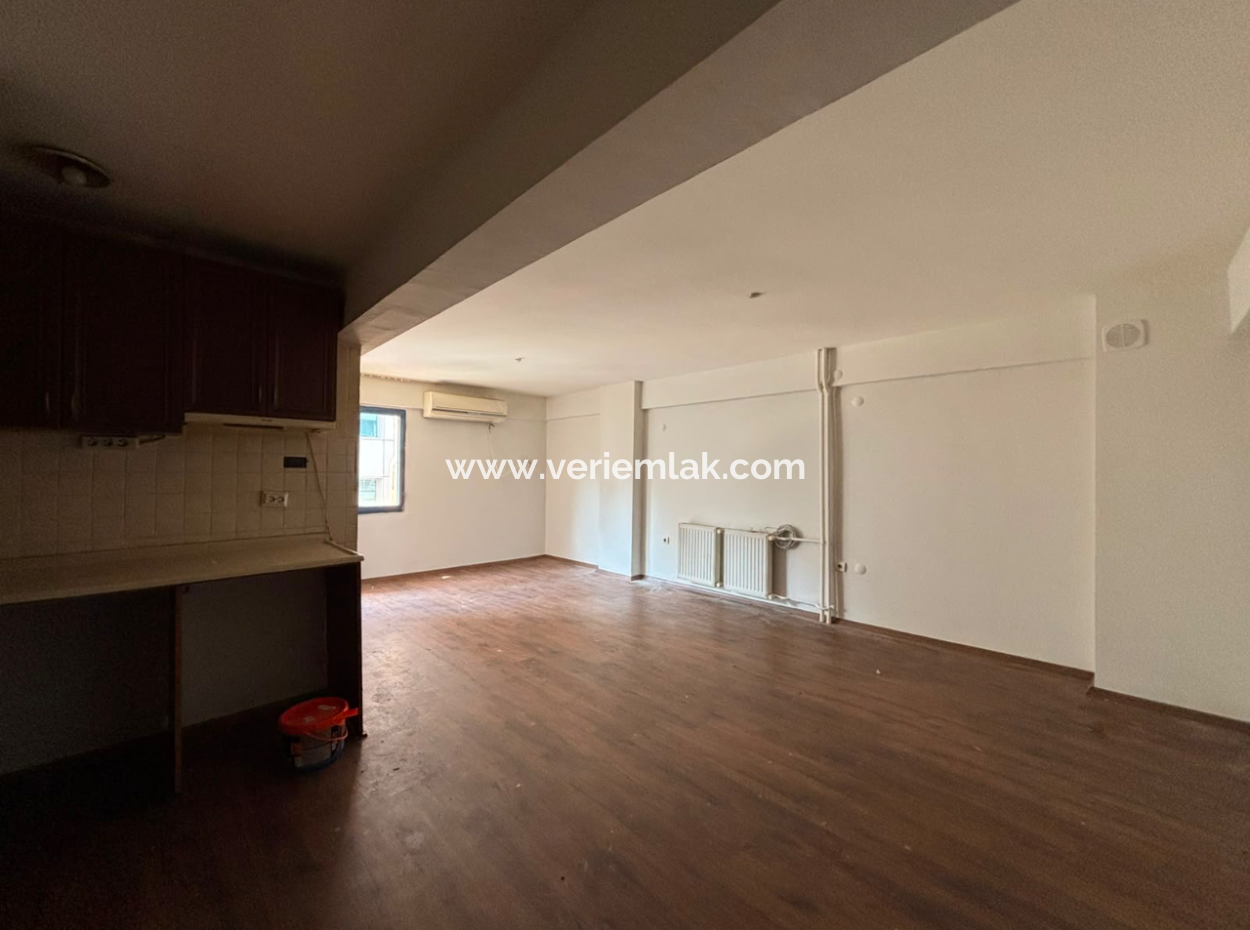 Alsancak Dünya Göz Hastanesi Yakını 2.Kat 1+1 50M2 Asansörlü Kiralık Daire