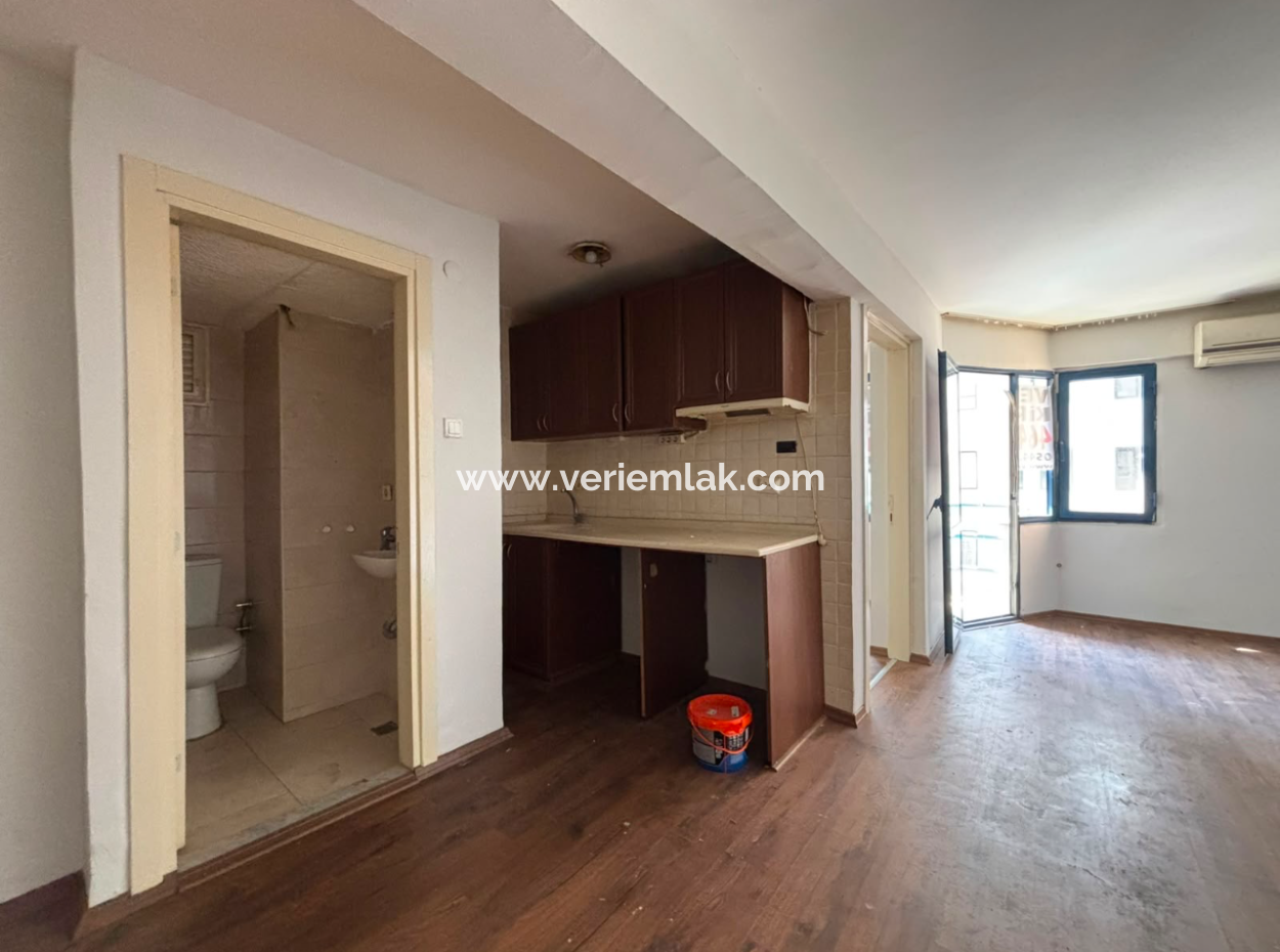 Alsancak Dünya Göz Hastanesi Yakını 2.Kat 1+1 50M2 Asansörlü Kiralık Daire