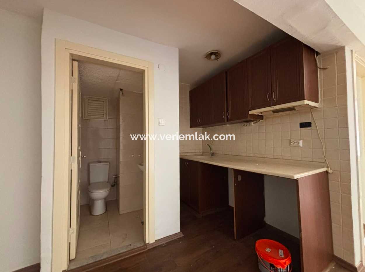 Alsancak Dünya Göz Hastanesi Yakını 2.Kat 1+1 50M2 Asansörlü Kiralık Daire