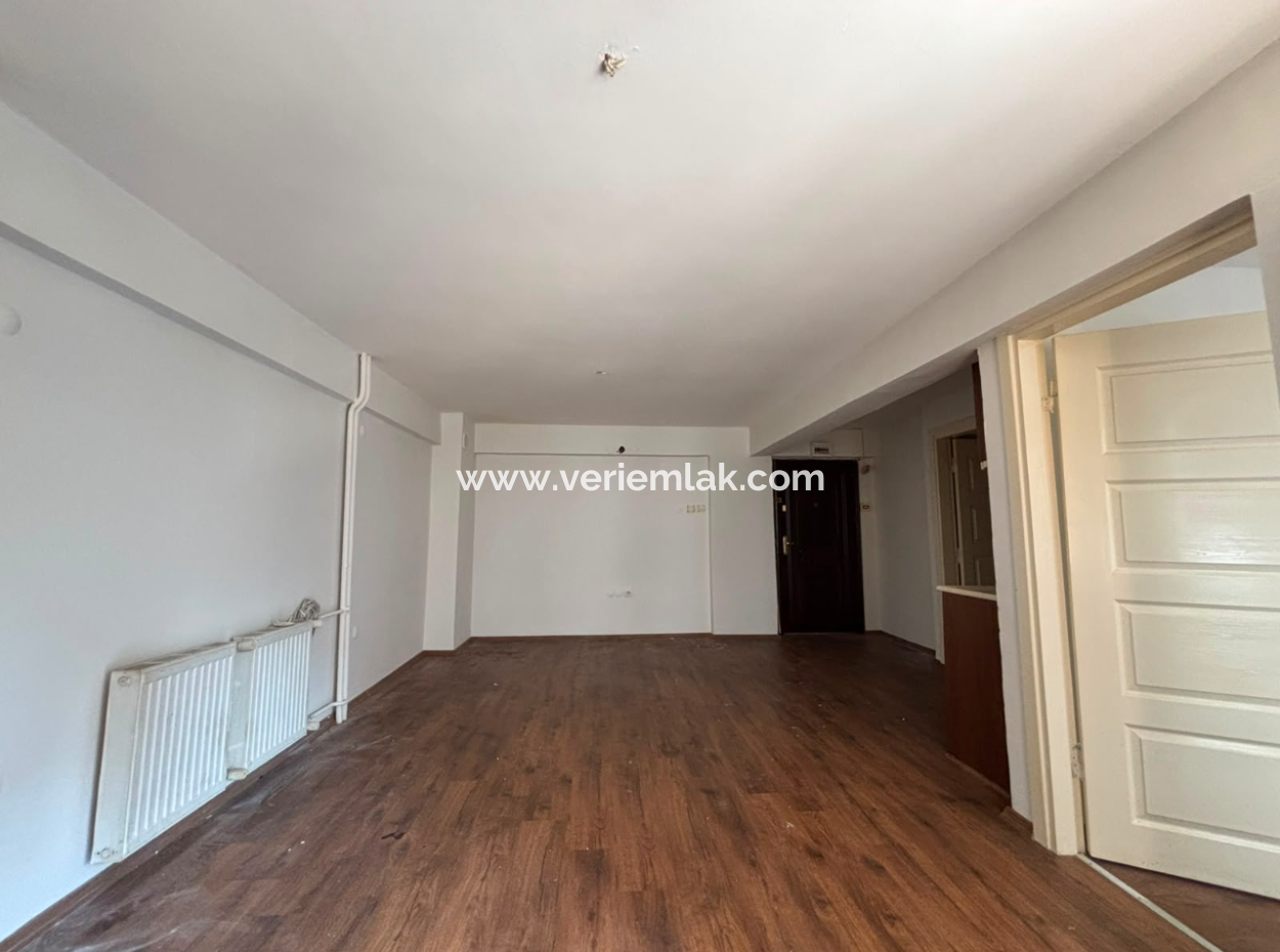 Alsancak Dünya Göz Hastanesi Yakını 2.Kat 1+1 50M2 Asansörlü Kiralık Daire