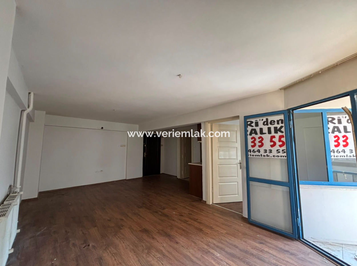 Alsancak Dünya Göz Hastanesi Yakını 2.Kat 1+1 50M2 Asansörlü Kiralık Daire
