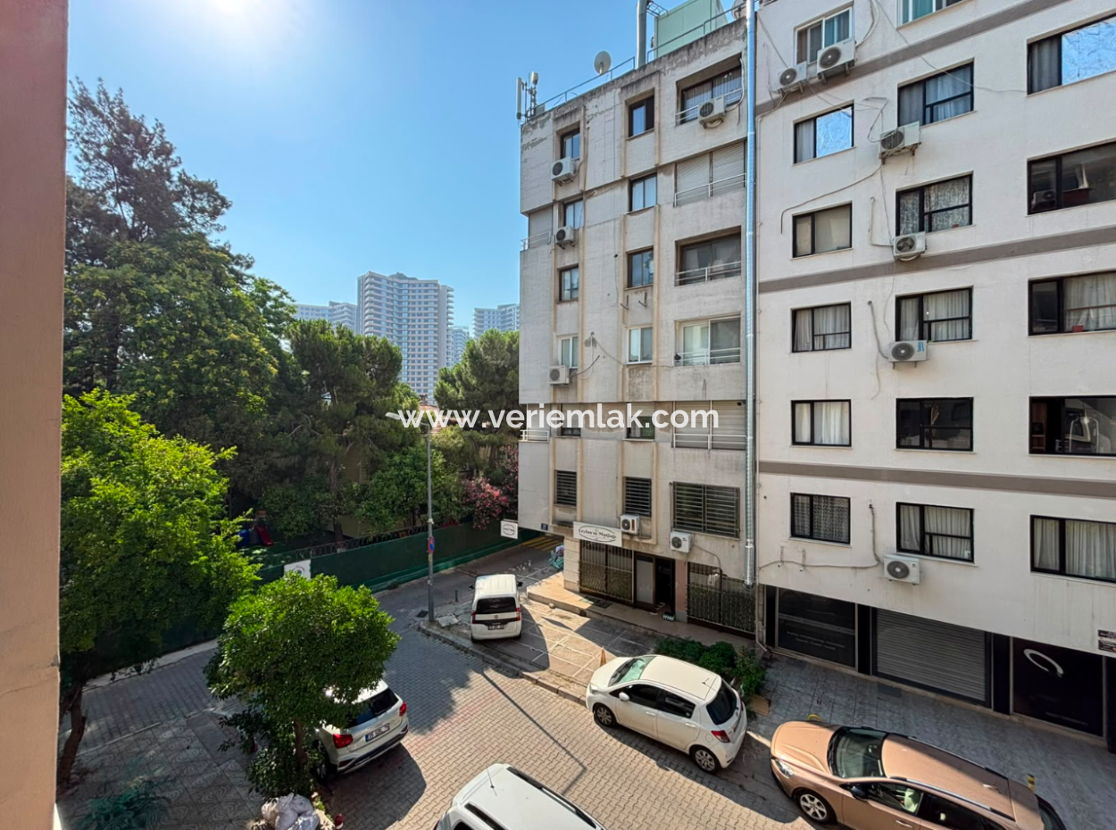 Alsancak Dünya Göz Hastanesi Yakını 2.Kat 1+1 50M2 Asansörlü Kiralık Daire