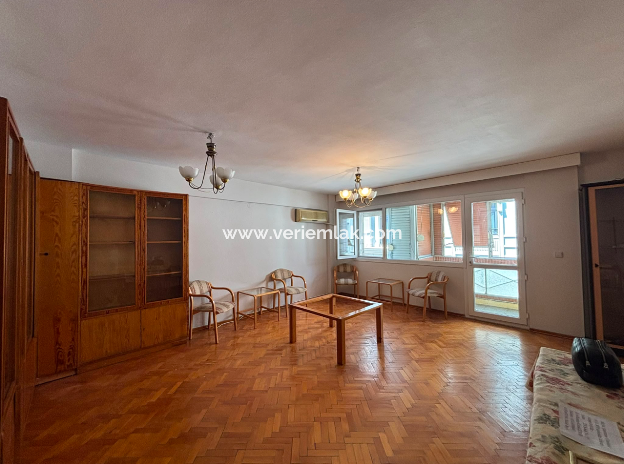 Alsancak Gündoğdu Meydanına Yakın 3+1 2.Kat 100M2 Kiralık Daire