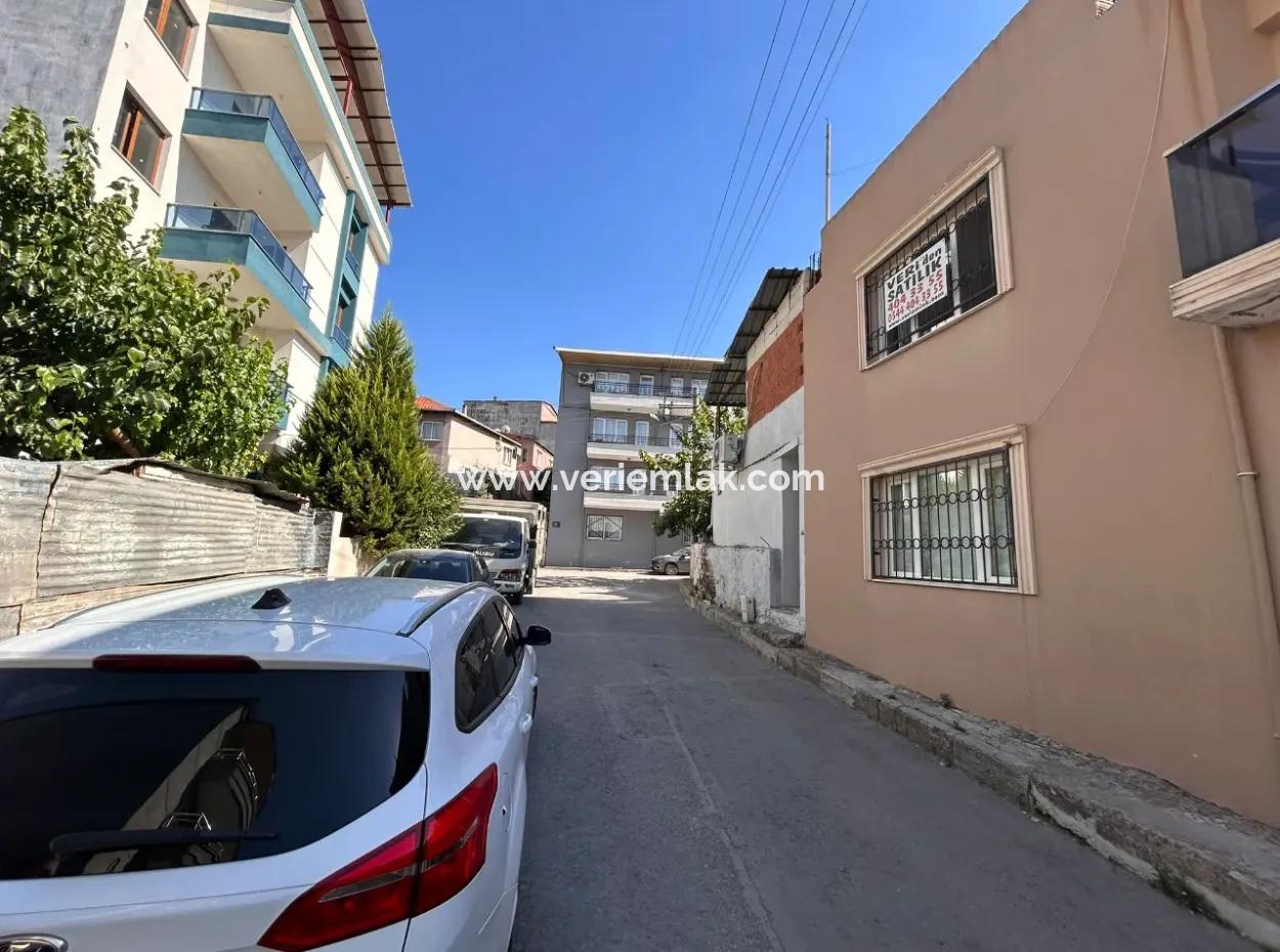 Buca İnönü'de Satılık 2 Adet Daireli Müstakil Bina