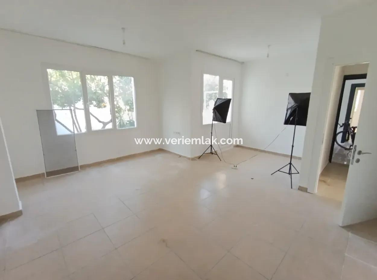 Sığacık'ın Kalbinde, Marina Ve Kale'ye Yürüme Mesafesinde 2+1 Kiralık Daire!
