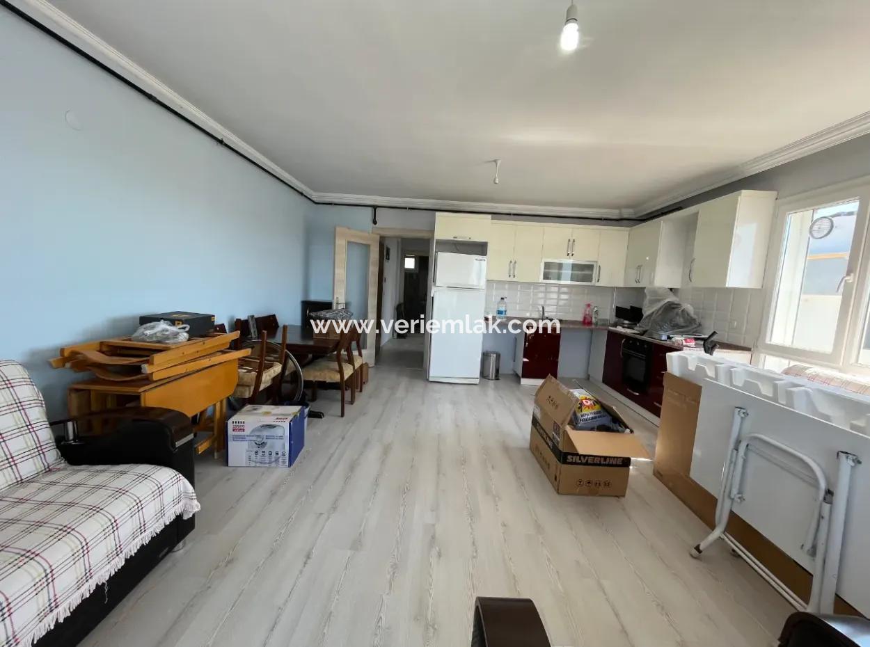 Seferihisar Çolak İbrahim Bey Mahallesi'nde Kiralık 2+1 Daire – Konforlu Ve Merkezi Yaşam!