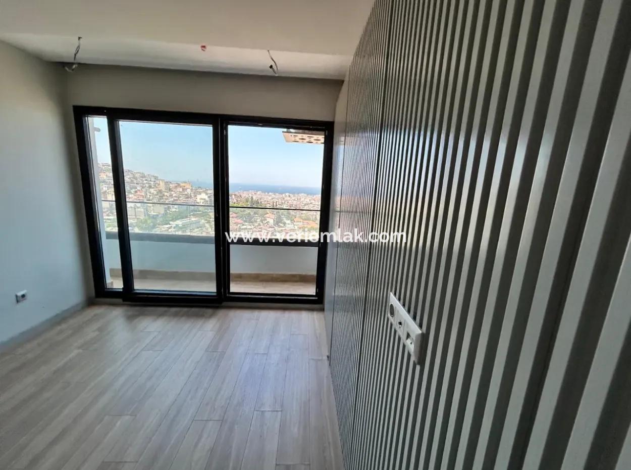 İzka Merkez Yaşam Konak’ta 25 Kat Panoramik Manzaralı Lüks 2+1