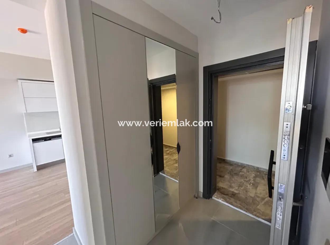 İzka Merkez Yaşam Konak’ta 25 Kat Panoramik Manzaralı Lüks 2+1