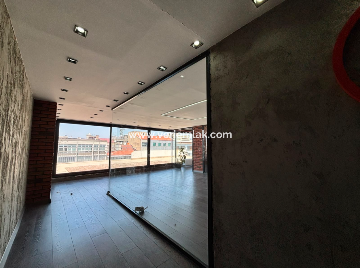 Alsancak  Cumhuriyet Meydanında  Deniz Manzaralı  7.Kat 410M2 Teraslı 3+1 Kiralık Daire !
