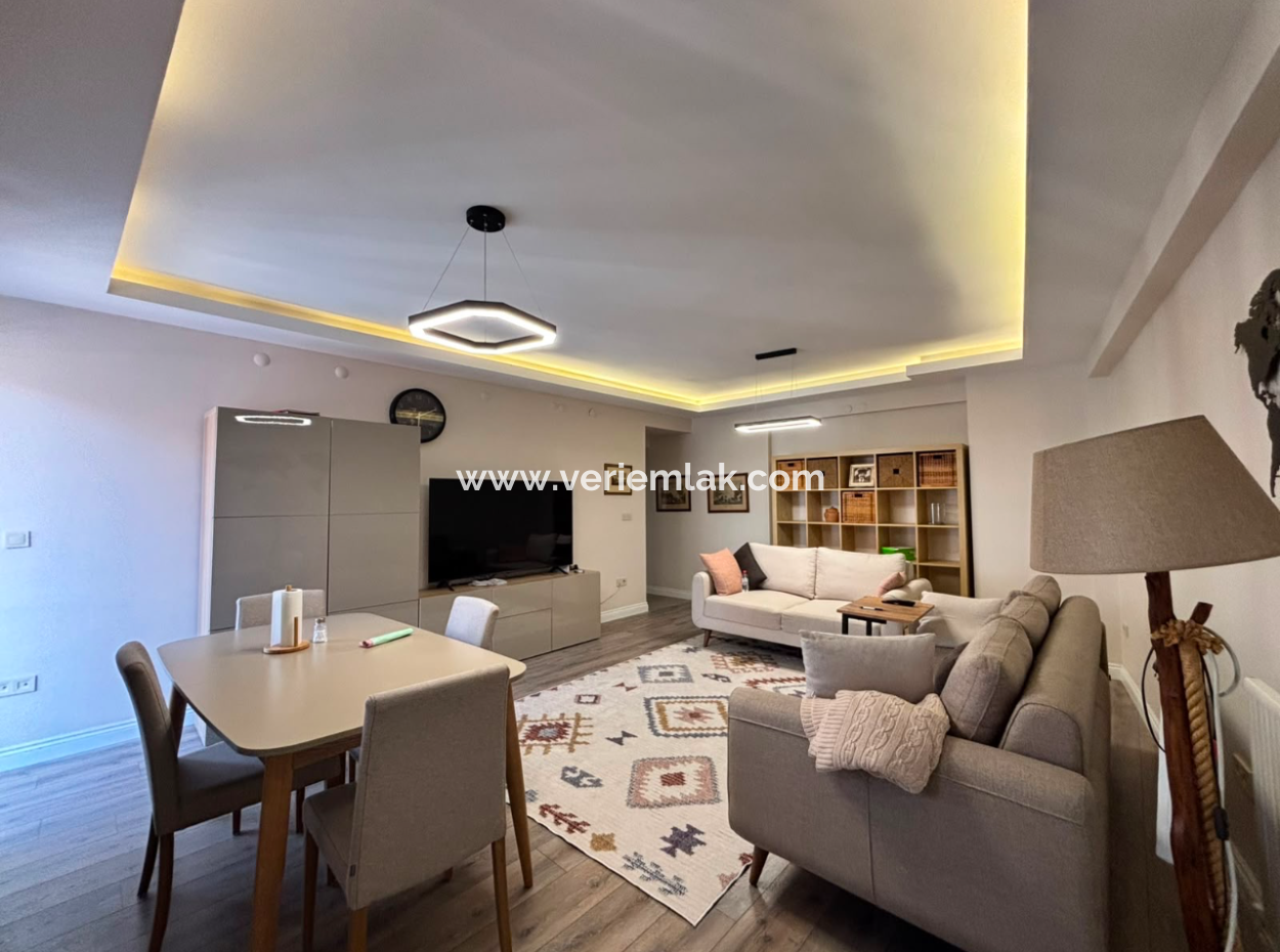 Karşıyaka  Demirköprüde 3+1 Lüks Eşyalı Otoparklı Kiralık Daire!