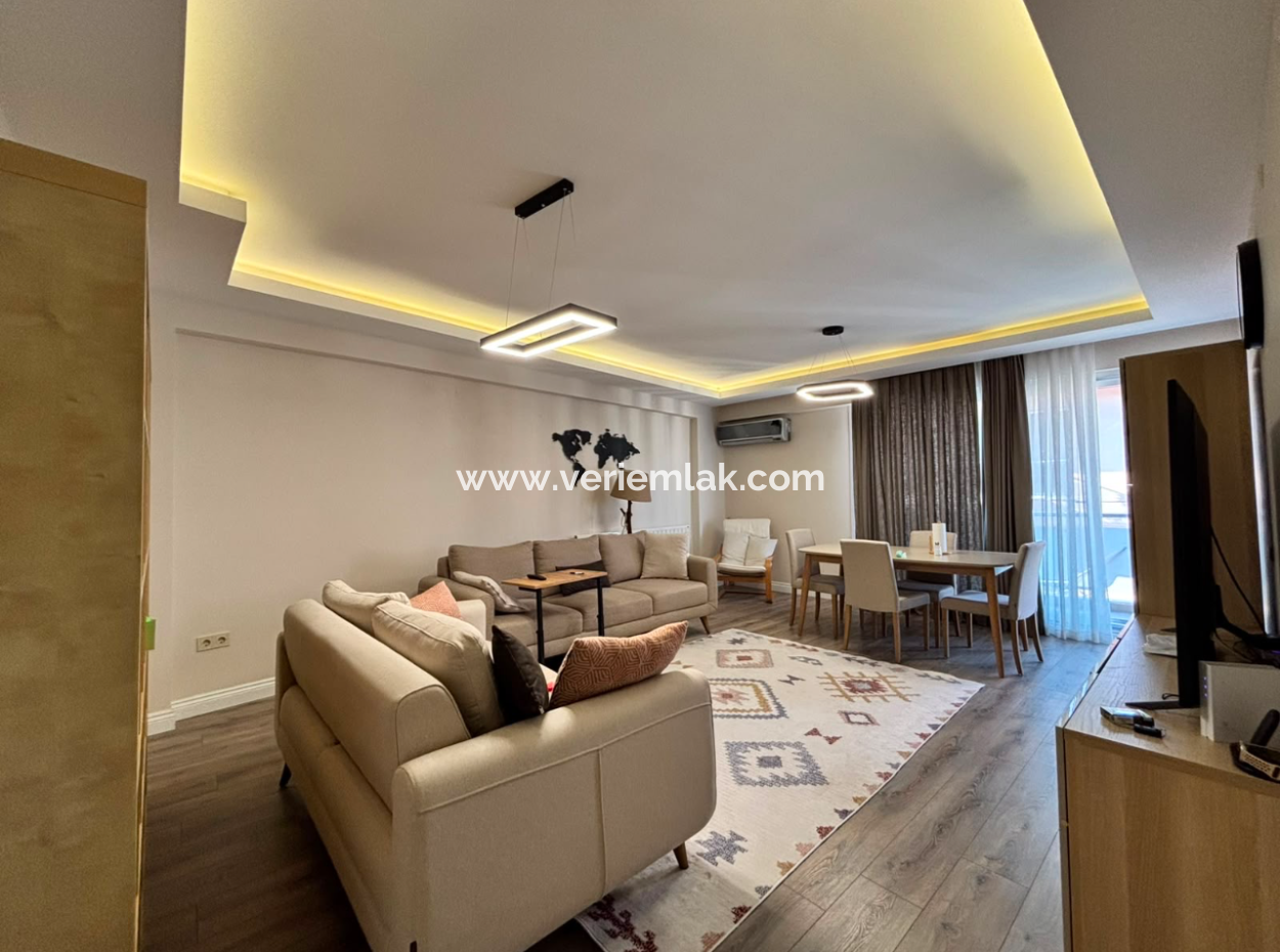 Karşıyaka  Demirköprüde 3+1 Lüks Eşyalı Otoparklı Kiralık Daire!