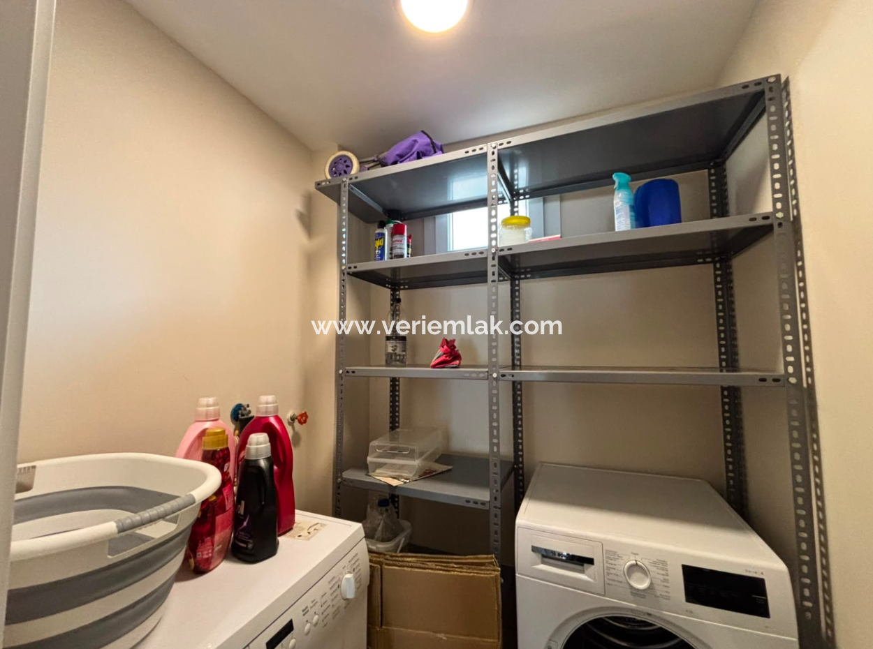 Karşıyaka  Demirköprüde 3+1 Lüks Eşyalı Otoparklı Kiralık Daire!
